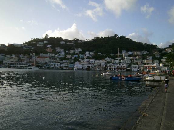 Chegando em St. George's, a capital de Granada, no Caribe